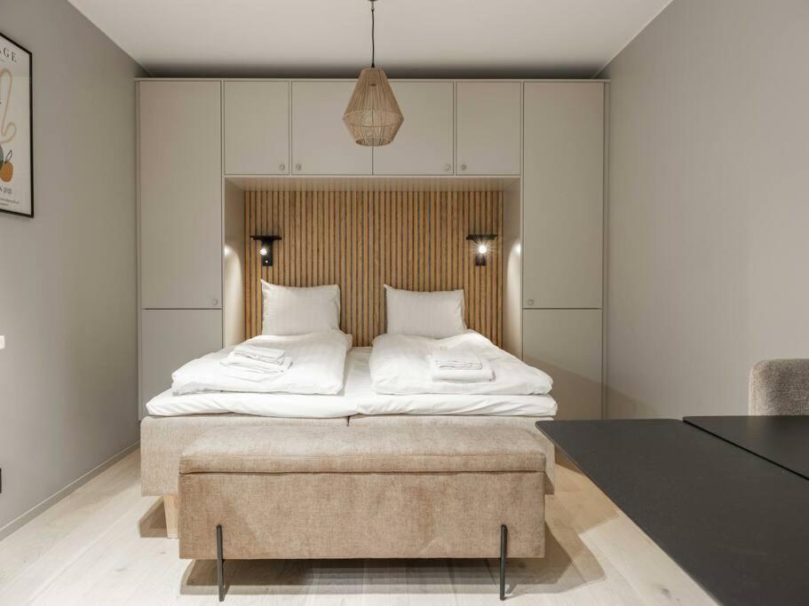 Slopeside Serenity In Are Ski In Ski Out Studio- No Windows Экстерьер фото